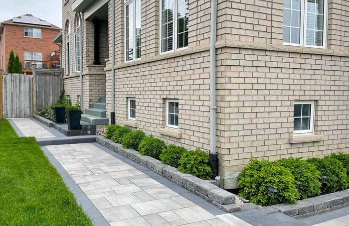 VanKuikConstruction-2024-entry-walkway-home